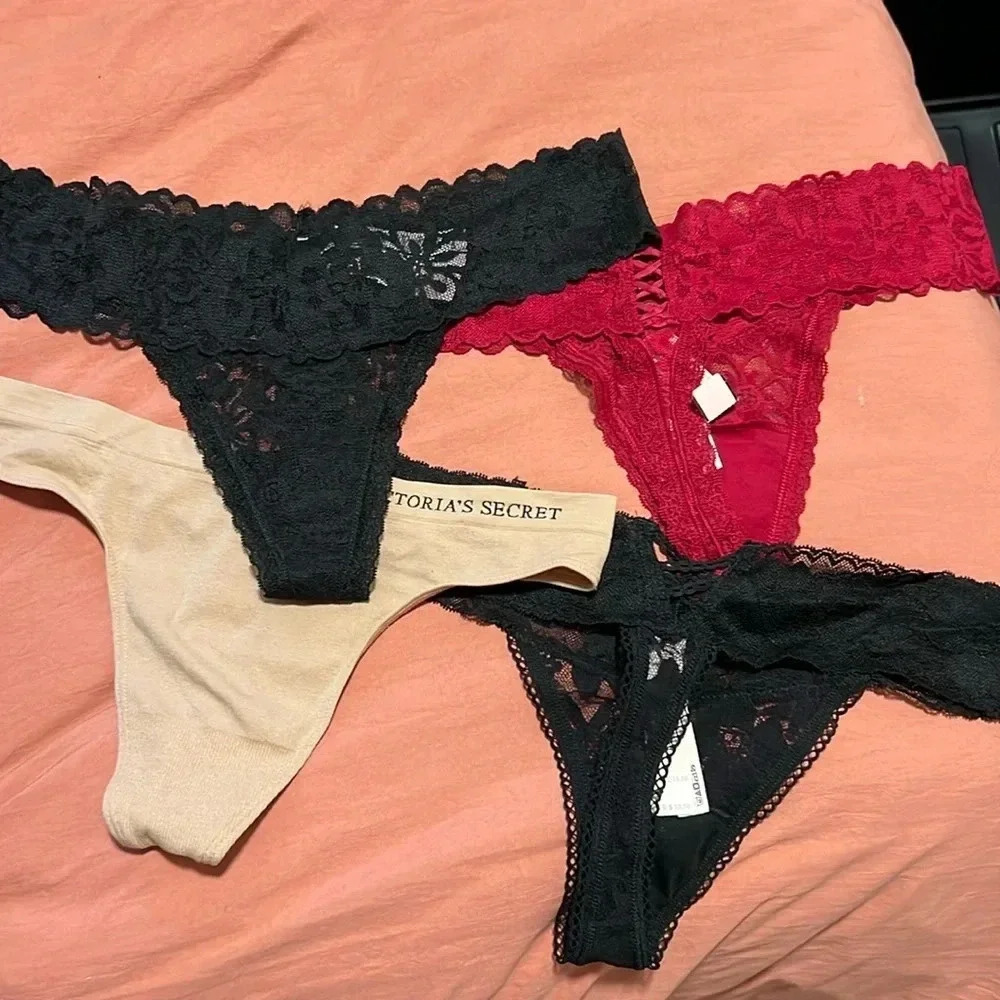 NWT 4 Pack Victoria Secret Thongs Size M